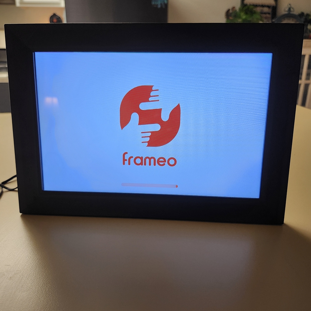 Frameo Digital Photo Frame